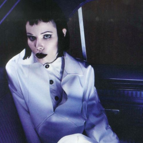 Alice Glass头像