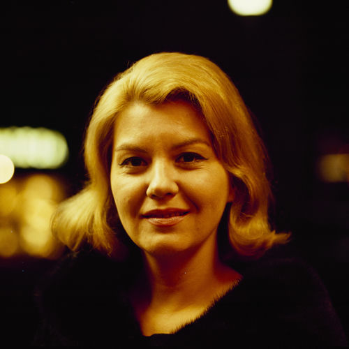 Helen Merrill头像