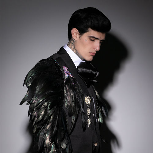 Adriel Favela头像