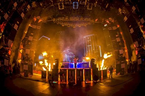 Live @ Ultra Music Festival (2013)封面