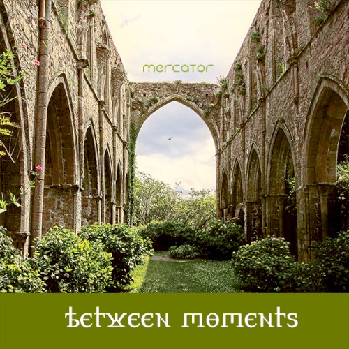 Between Moments封面