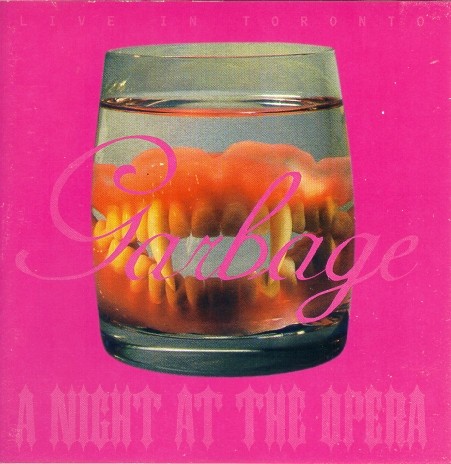A Night at the Opera封面