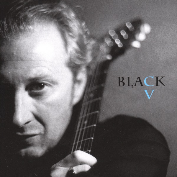 Black: CV封面