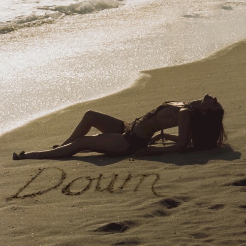 Down封面