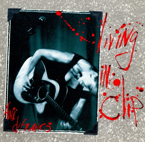 Living in Clip封面