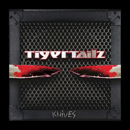 Knives封面