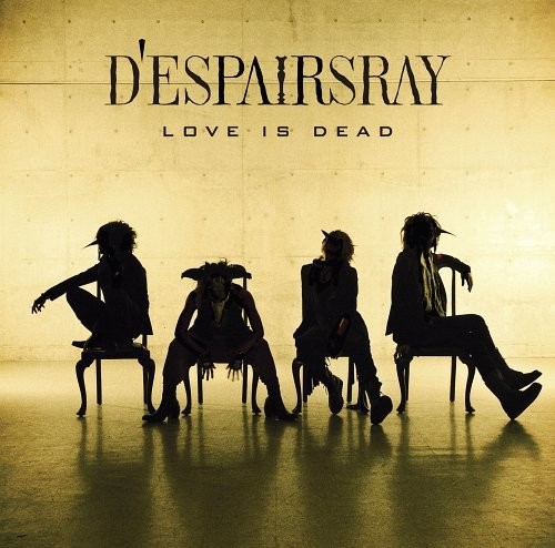 LOVE IS DEAD封面