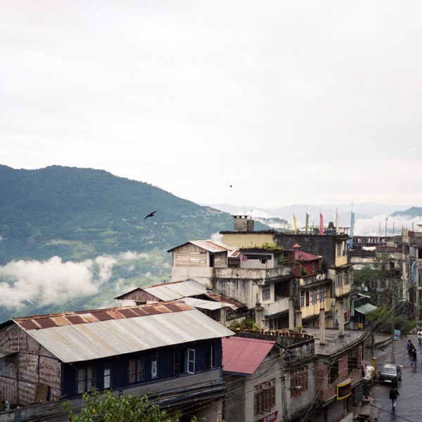 Sadha封面
