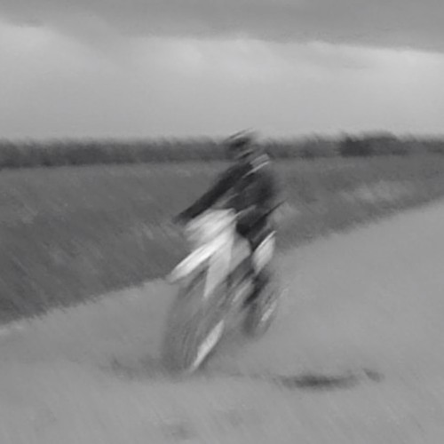 Motorcyclists Die封面