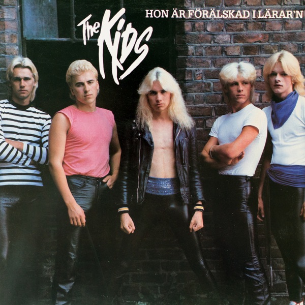 Hon är förälskad i lärar'n封面