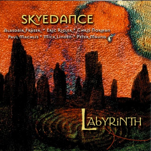Labyrinth封面