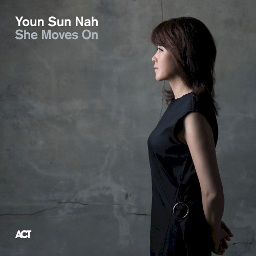 She Moves On封面