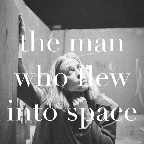 the man who flew into space封面
