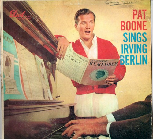 Sings Irving Berlin封面
