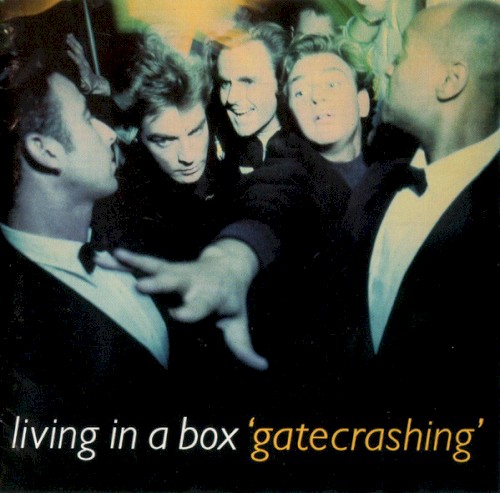 Gatecrashing封面