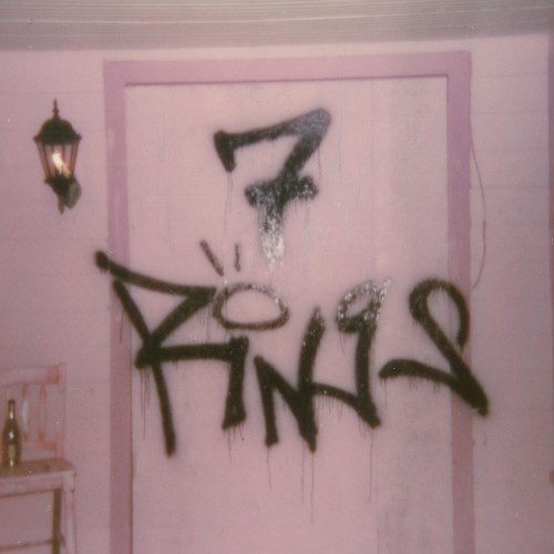 7 rings封面