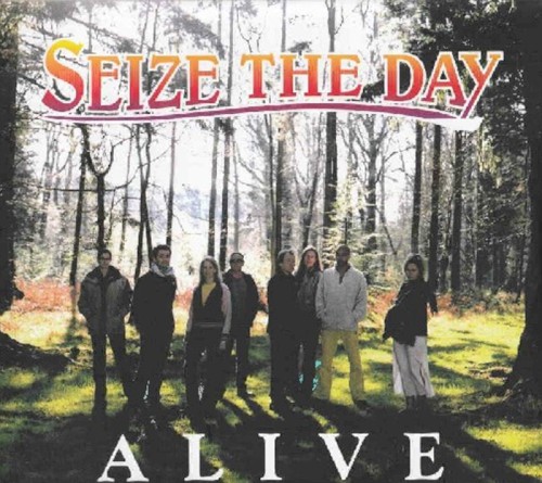 Alive封面