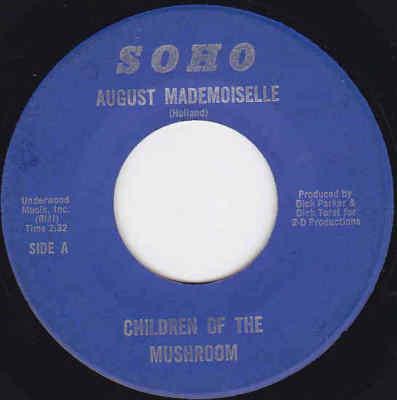 August Mademoiselle封面
