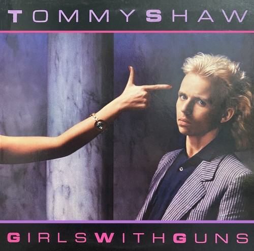 Girls With Guns封面