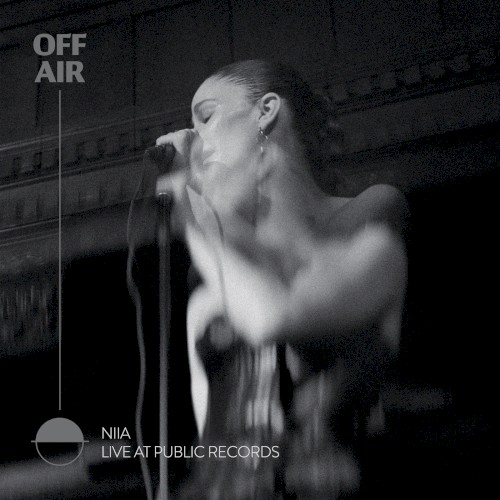 Live at Public Records封面