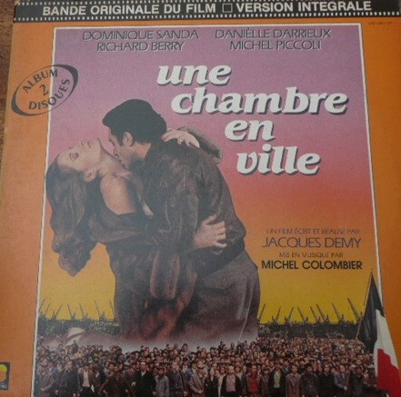 Une chambre en ville封面