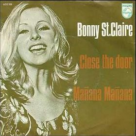 Close the Door / Mañana mañana封面