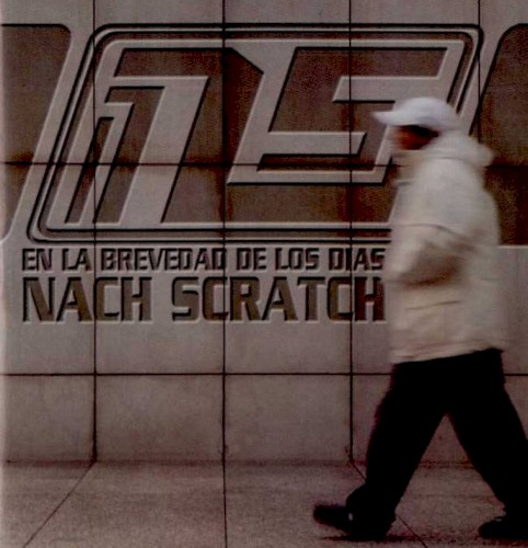 En la brevedad de los días封面