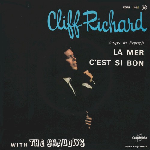 Sings in French封面