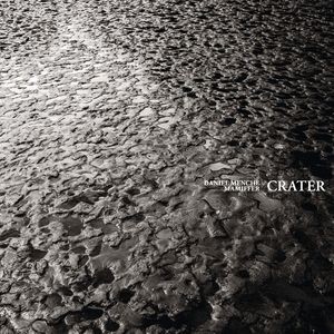 Crater封面