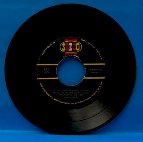 Luna linda / Siguió de ronda / Tortura / Me gusta el gusto封面
