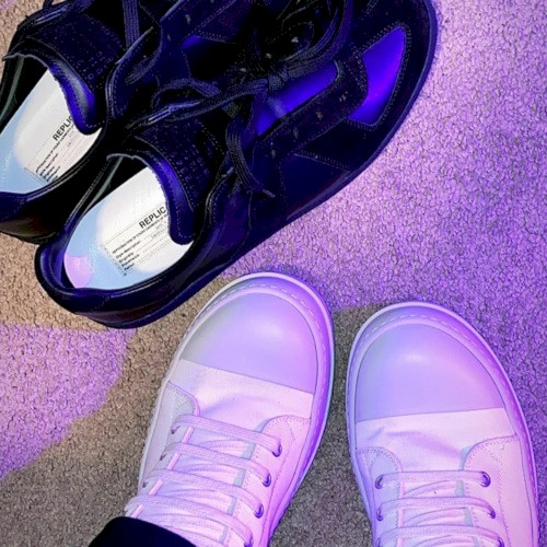 Play Shoes封面