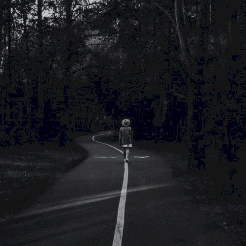Empty封面