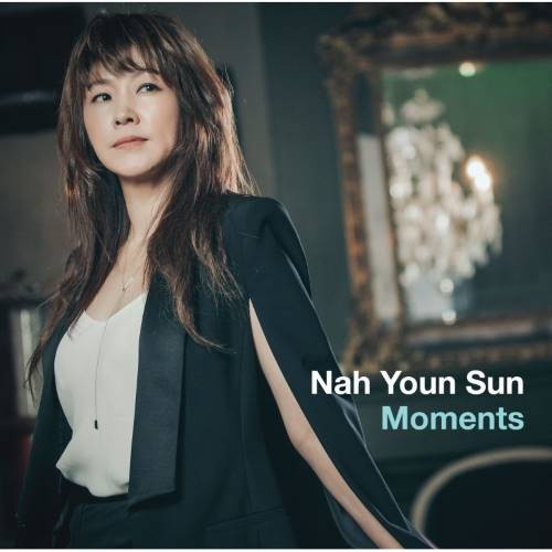 Moments封面